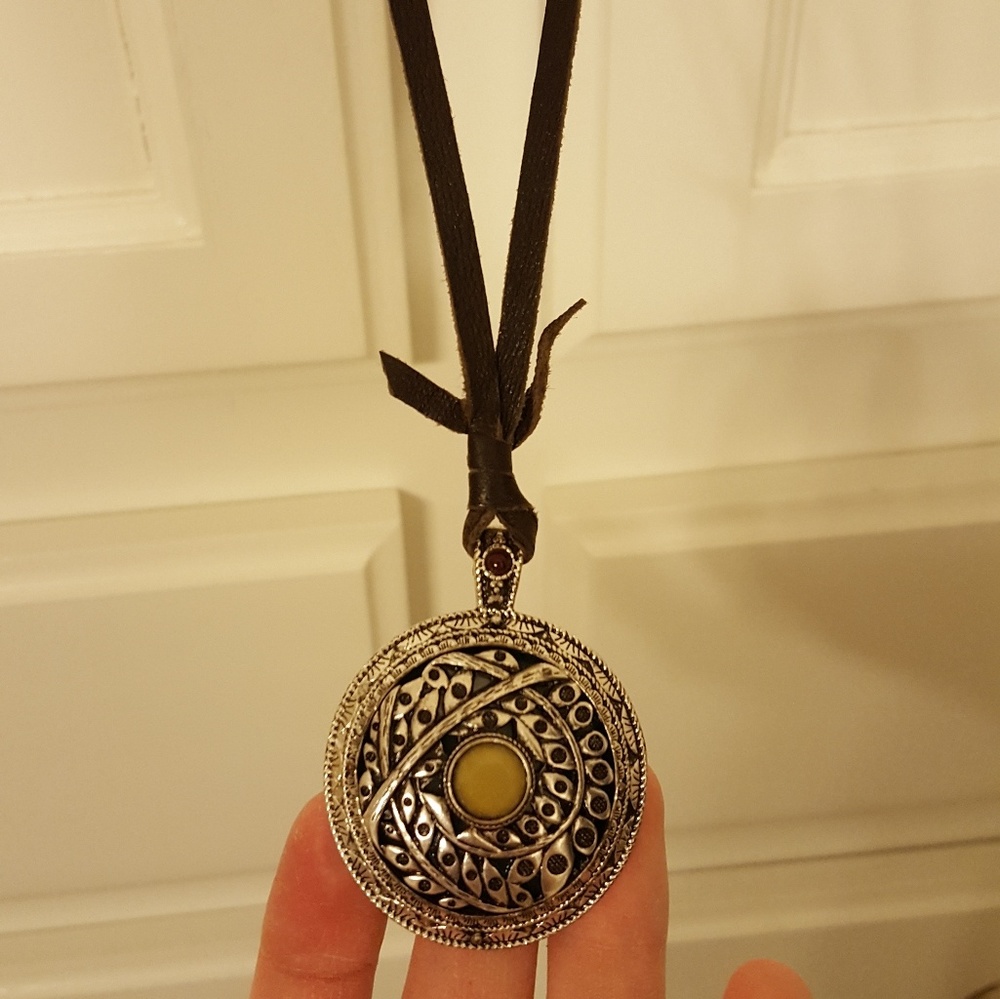 Lucky brand necklace
